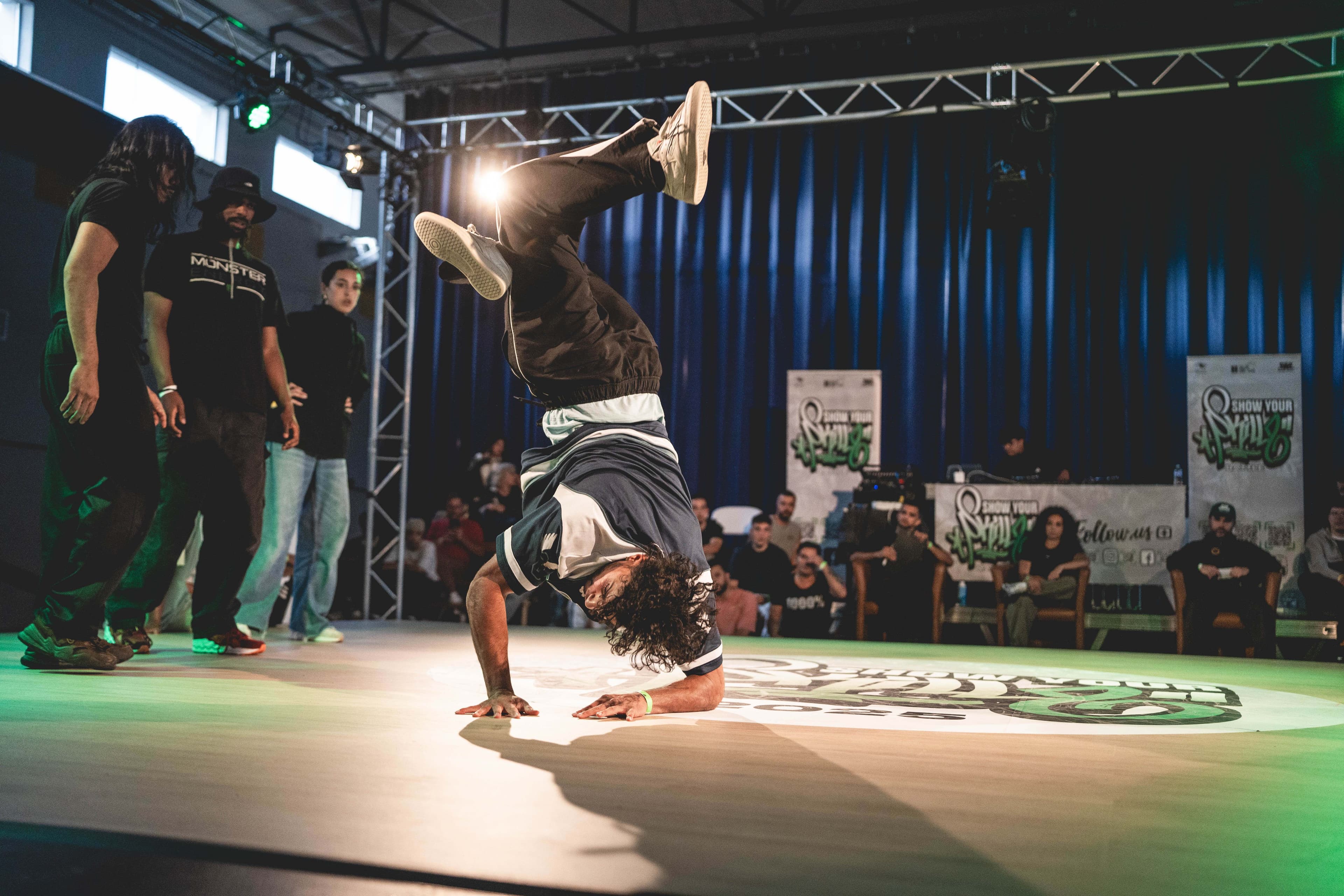 B-Boy headstand freeze