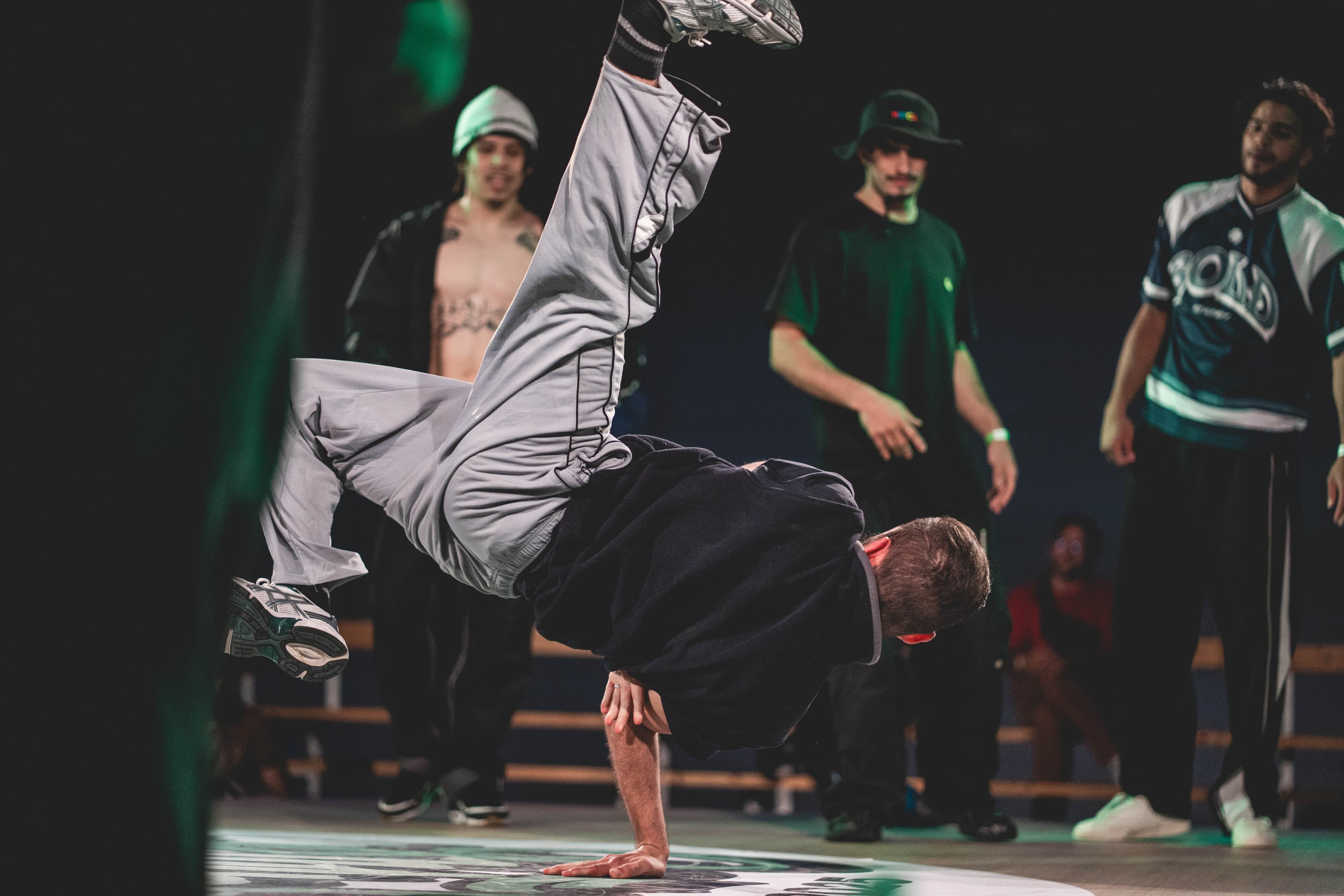 B-Boy handstand battle