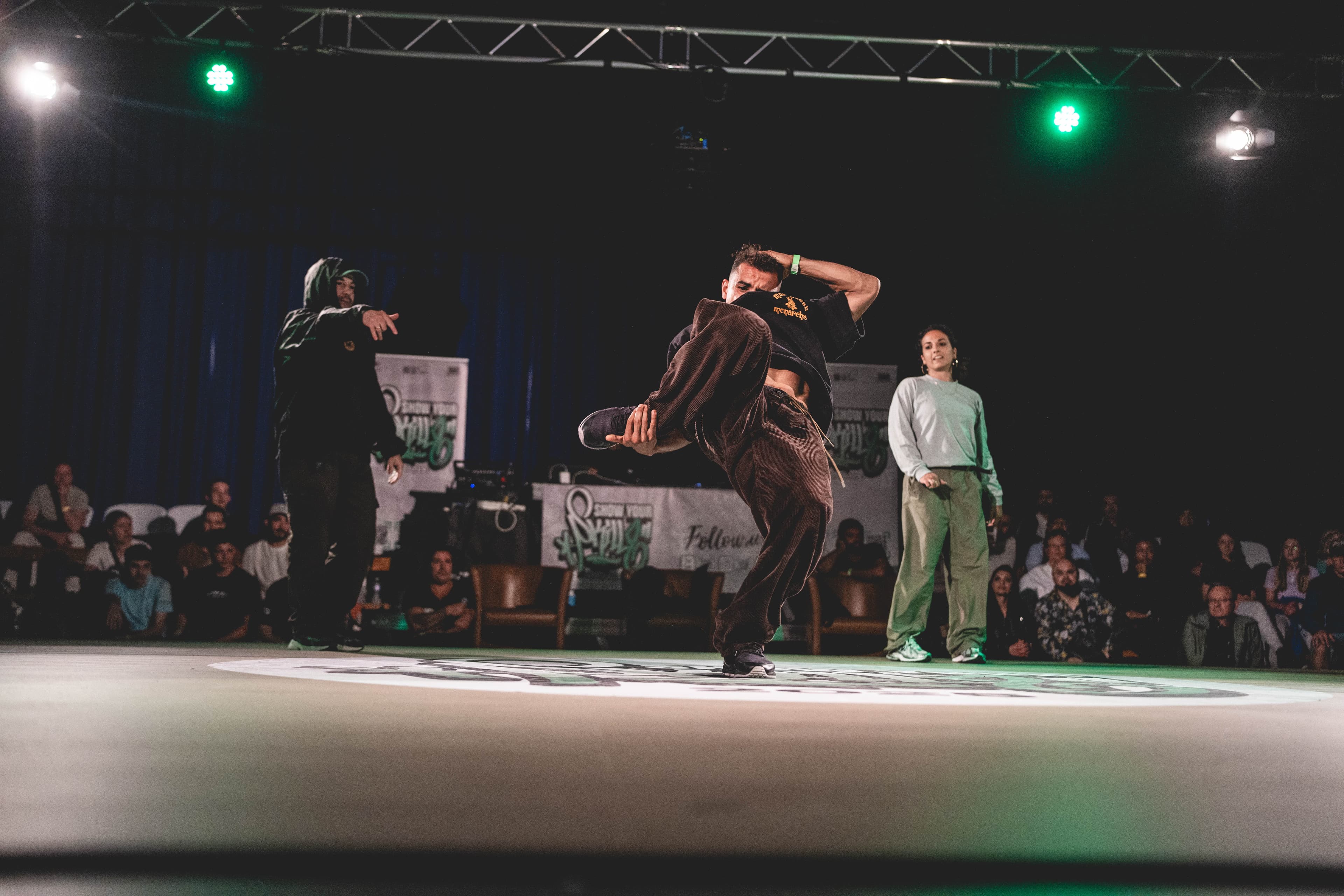 B-Boy footwork battle